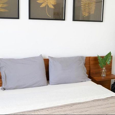 Newely Remodeled Apartment Only 1 Min To The Beach! Miami Beach Bagian luar foto