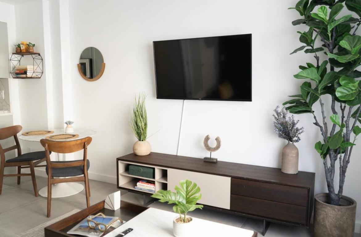 Newely Remodeled Apartment Only 1 Min To The Beach! Miami Beach Bagian luar foto